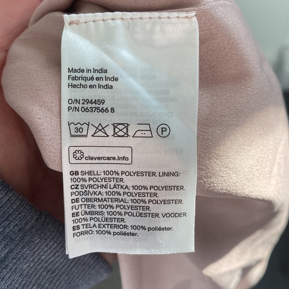 H&M summer dress, never worn. Size 8 - Picture 4 of 4